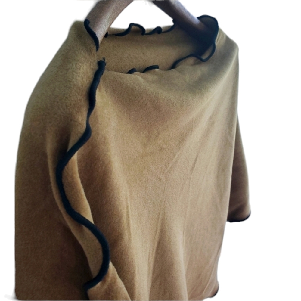 Vintage Women's Reversible Poncho. Camel color. One size. - Picture 4 of 12